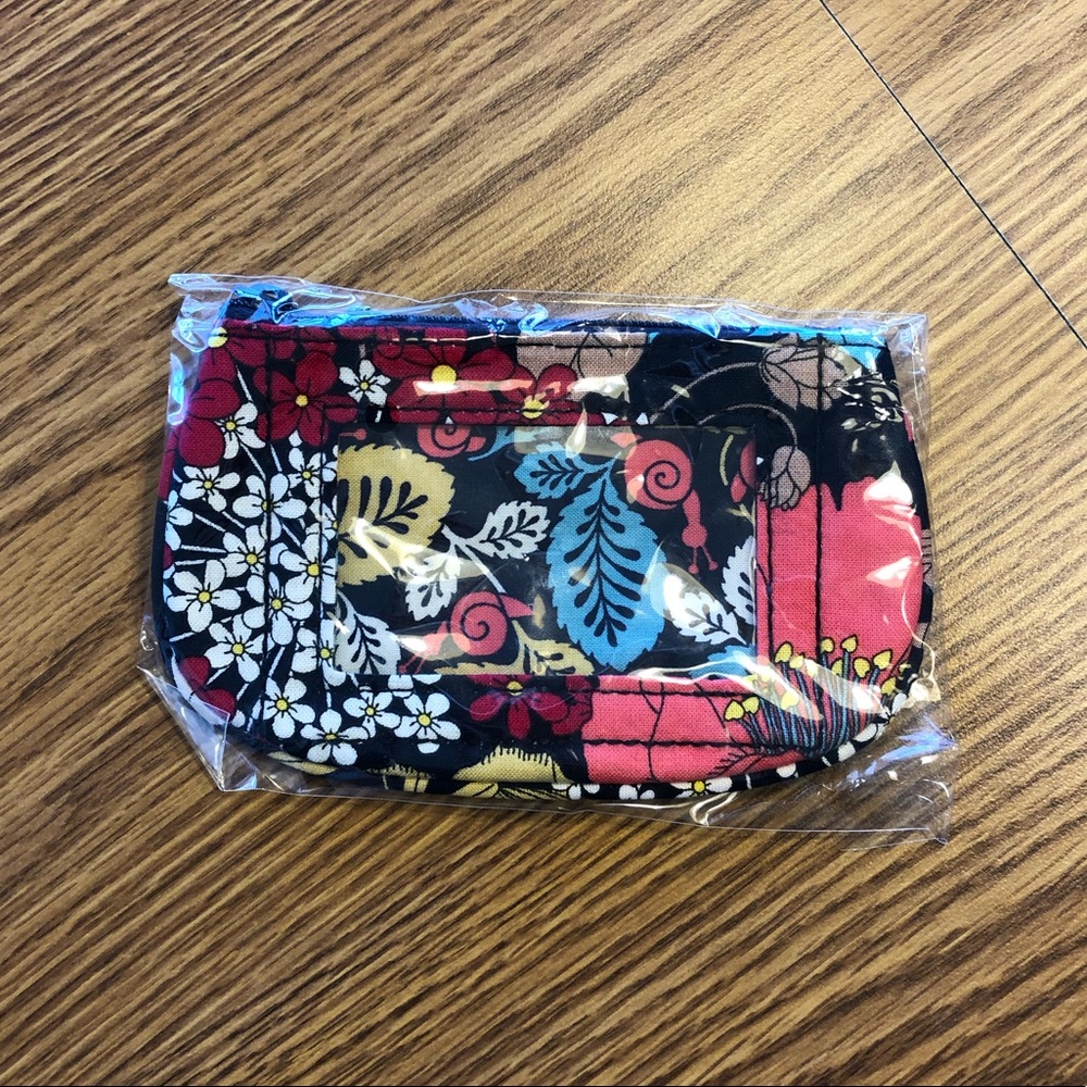 Vera Bradley Clip Zip ID Case in Happy Snails